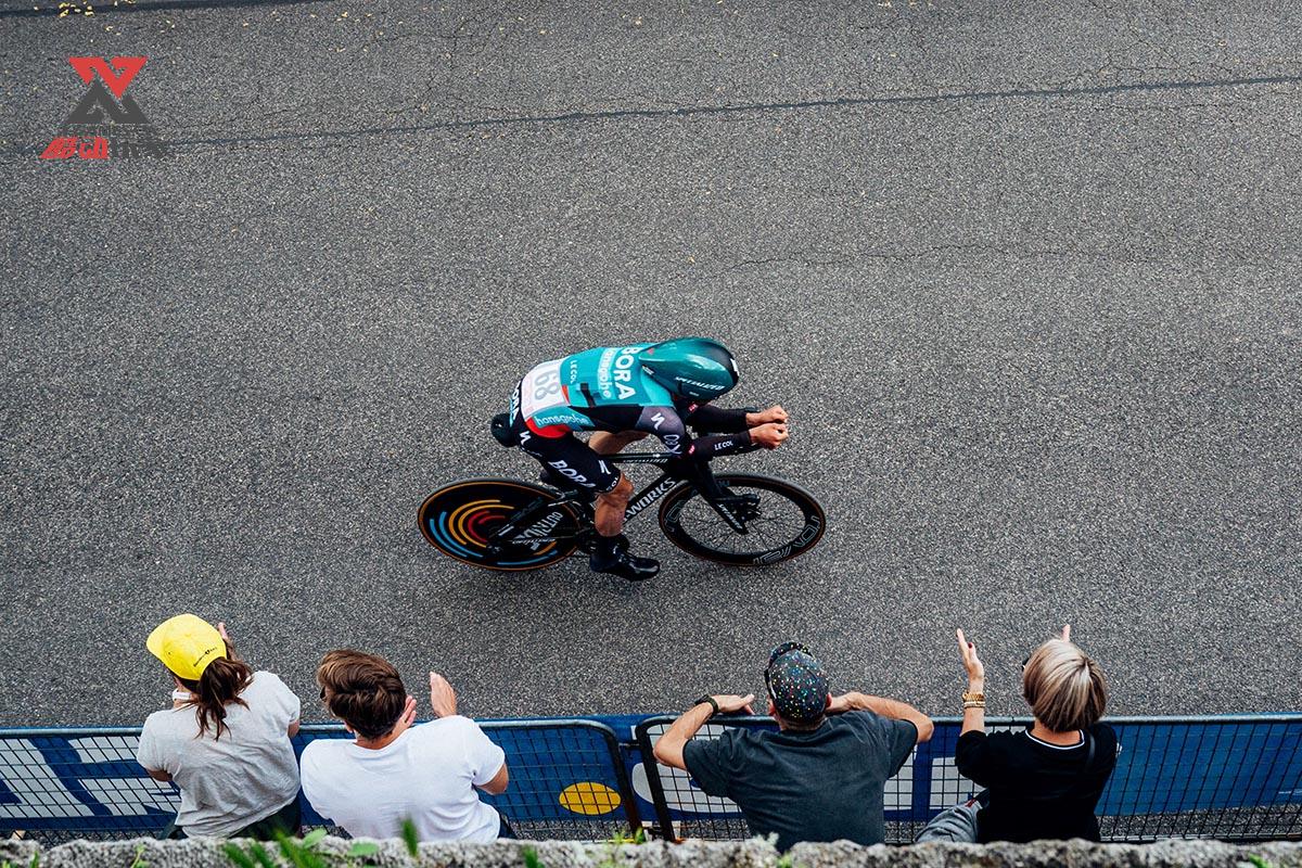 Specialized_Giro2022-Stage2_Race_8.jpg