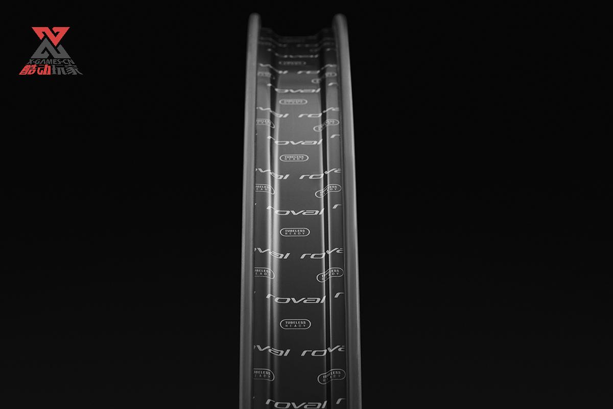 30125-2304_WHL_CONTROL-SL-TEAM_CARB-GLOSSWHT_RIM-BED-DETAIL_4412.jpg